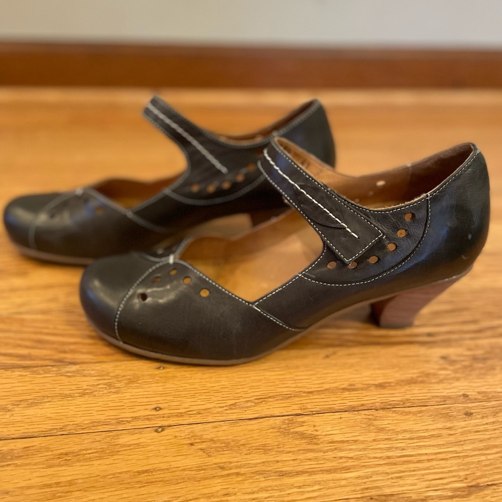 Fidji Mary Jane Heel, size 41.